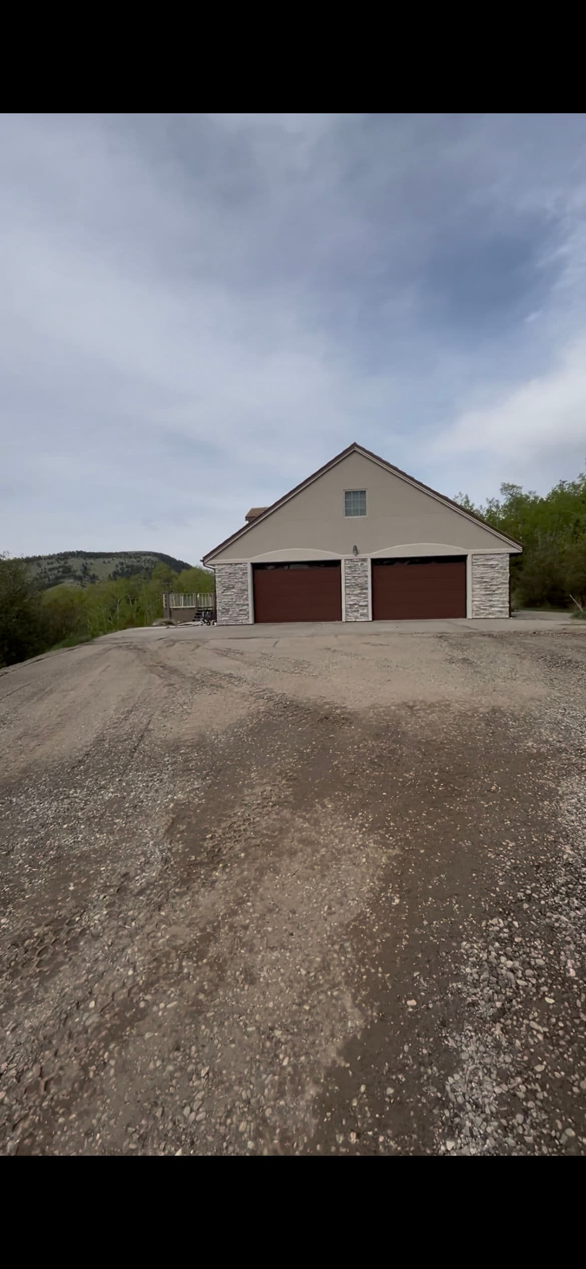 Gallery photos for Gravel Driveway Repair With Drainage Grading and Fresh Road Mix: Image #2